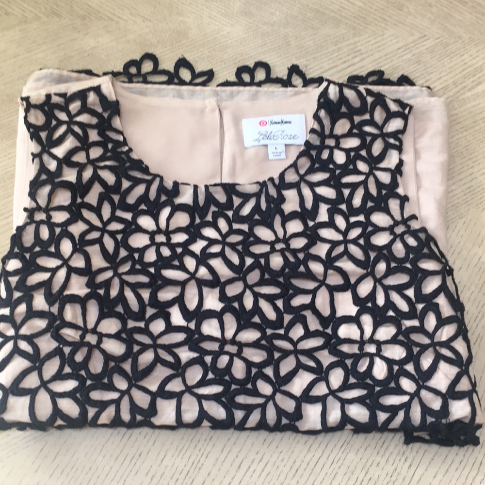 Neumann Marcus ZelaRose top , L